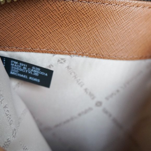 Michael Kors JST ZA Phone Holder Wristlet MK Brown - Picture 6 of 8